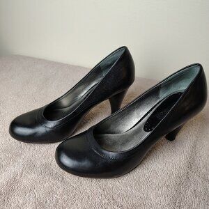 MICHAEL KORS Cyberspace SE Pumps Women 6.5M Black Leather Round Toe Heels